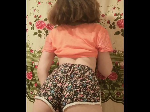 ❤️ Seksikäs nuori beibi riisuu shortsinsa kameran edessä ❤️ Anaalivideo at us ❤