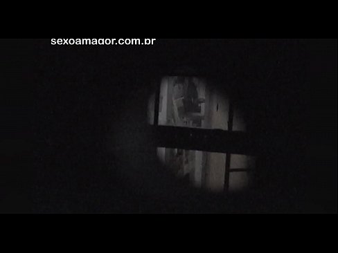 ❤️ Blondi saa salaa videokuvaa naapuruston tirkistelijältä piilossa onttojen tiilien takana ❤️ Anaalivideo at us ❤